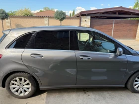 Mercedes-Benz B 200 d, снимка 2