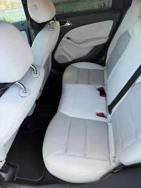 Mercedes-Benz B 200 d, снимка 12