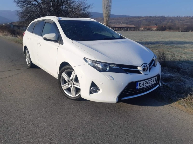 Toyota Auris 2.0 D4D, снимка 3 - Автомобили и джипове - 47056074