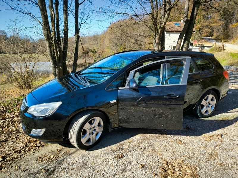 Opel Astra ASTRA SPORTS TOURER, снимка 6 - Автомобили и джипове - 47891160