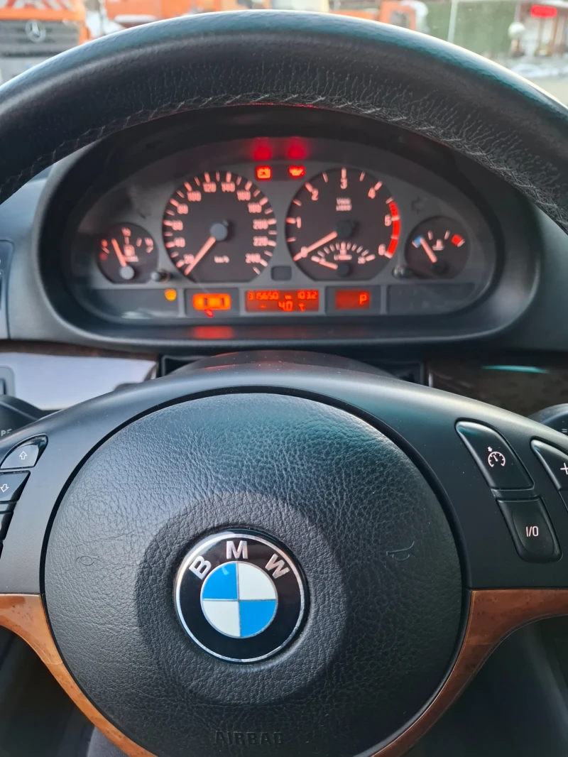 BMW 320, снимка 14 - Автомобили и джипове - 49213289