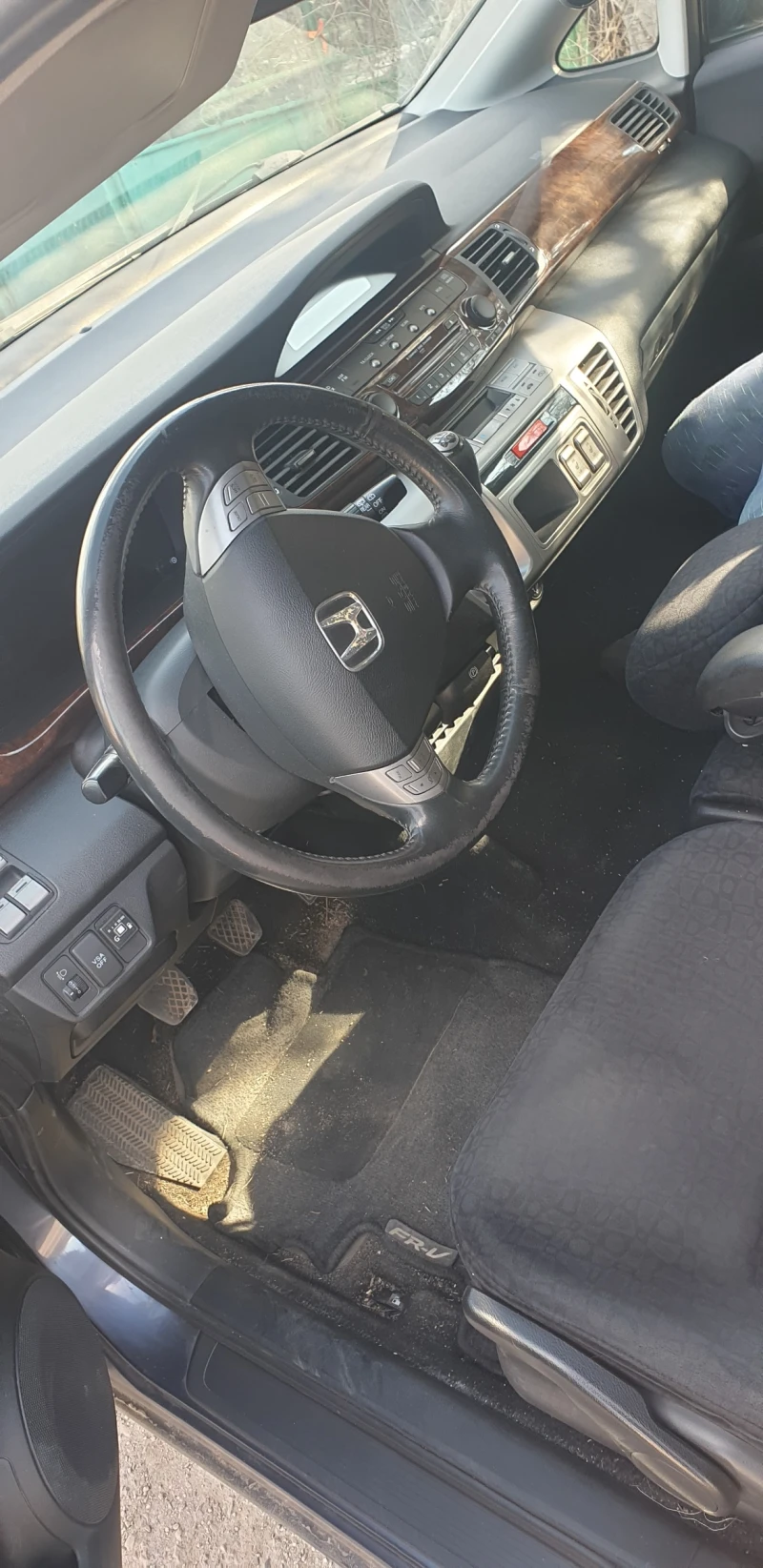 Honda Fr-v 2.0, снимка 4 - Автомобили и джипове - 49410245