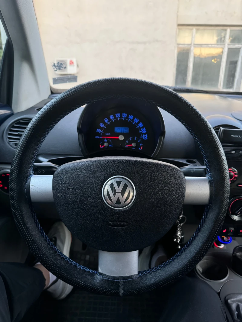 VW Beetle 1.4i, снимка 7 - Автомобили и джипове - 49448097