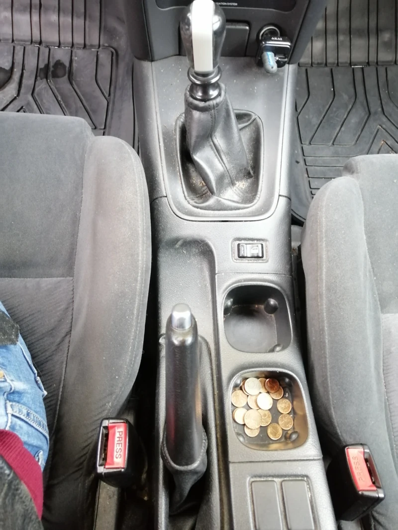 Nissan Primera, снимка 9 - Автомобили и джипове - 51714622