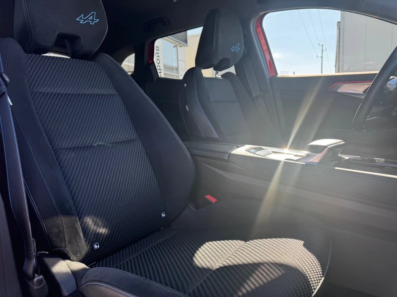 Renault Austral techno esprit Alpine mild hybrid 160 auto, снимка 13 - Автомобили и джипове - 51776745