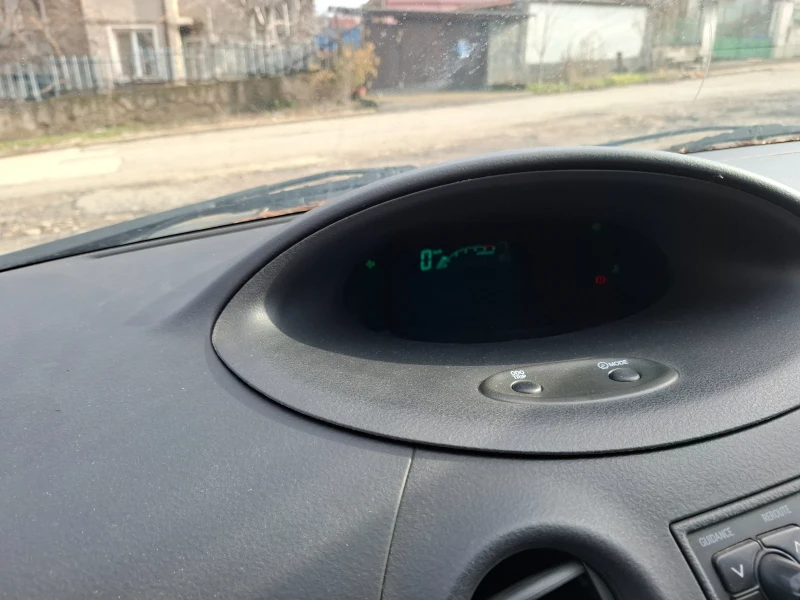 Toyota Yaris 1.4 D4D, снимка 8 - Автомобили и джипове - 53404320