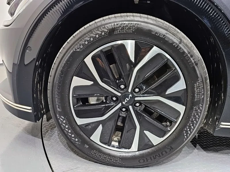 Kia EV6 Long Range 4WD - САМО 30% АВАНС, снимка 5 - Автомобили и джипове - 56287998