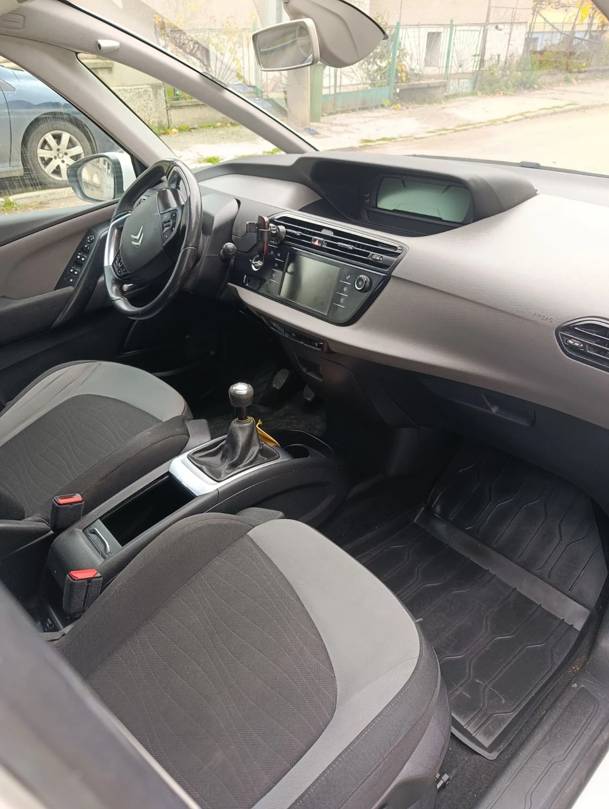 Citroen Grand C4 Picasso  - изображение 6