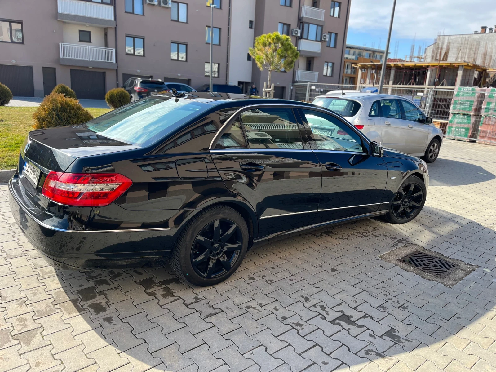 Mercedes-Benz E 200 CGI - изображение 4