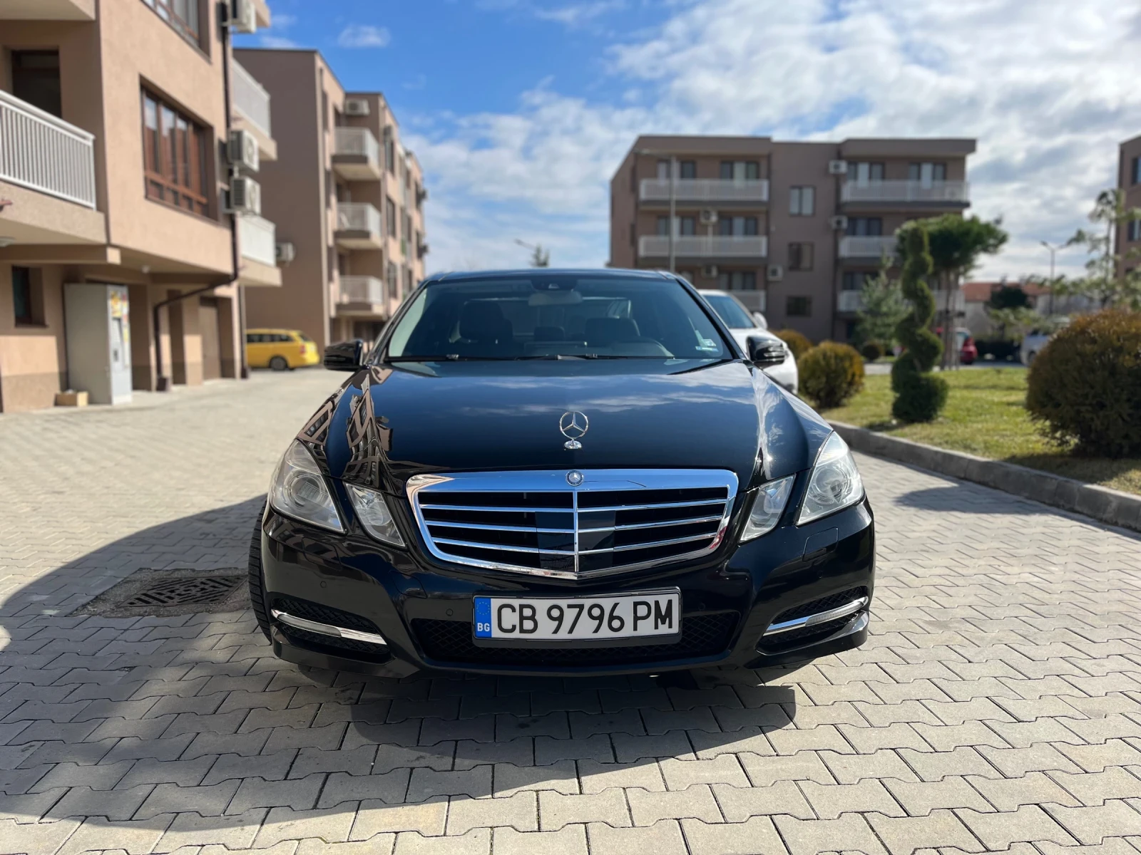 Mercedes-Benz E 200 CGI - изображение 2