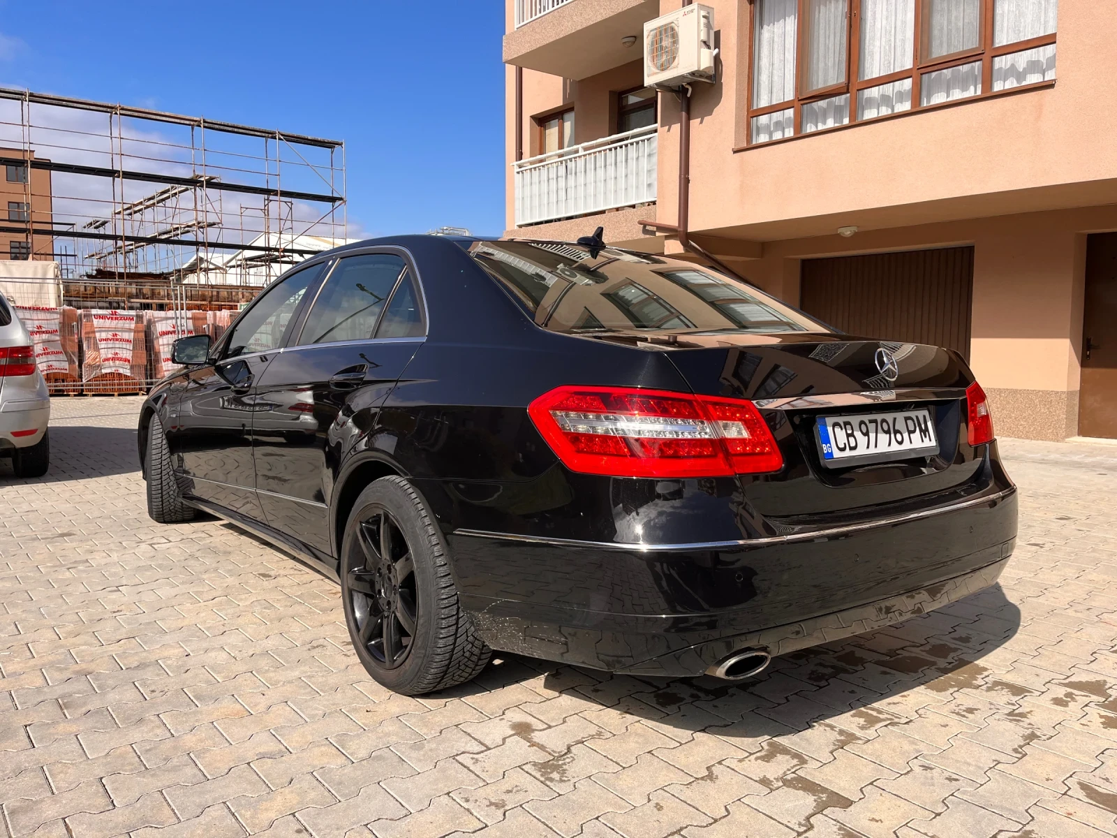 Mercedes-Benz E 200 CGI - изображение 5