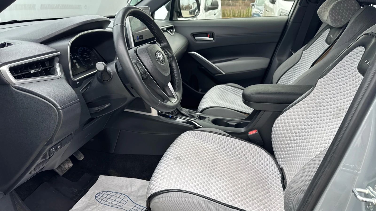 Toyota Corolla Cross 2.0 HEV | Mobile.bg � ����������� 13