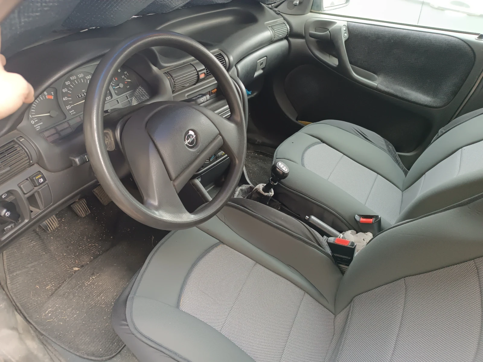 Opel Astra 1.4 SI, снимка 9 - Автомобили и джипове - 53797428