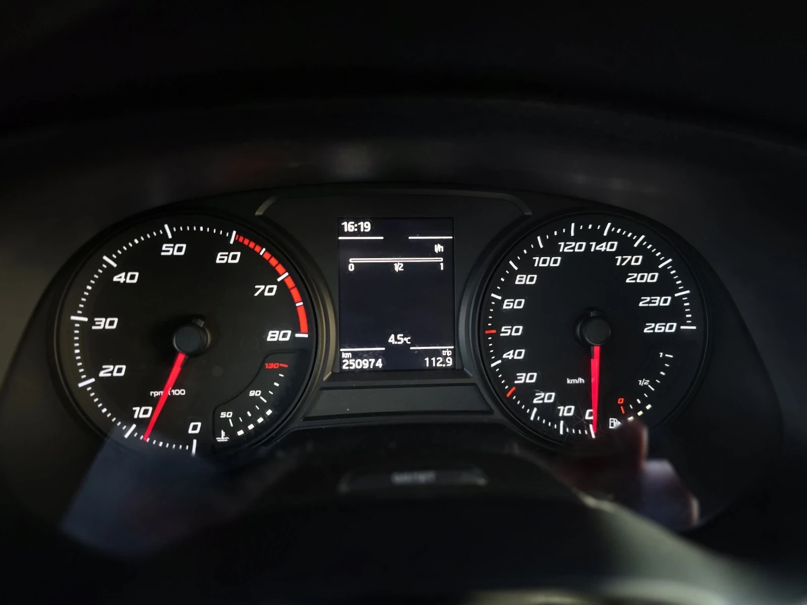 Seat Leon От Германия.4цилиндъра.Климатроник, снимка 9 - Автомобили и джипове - 53828708