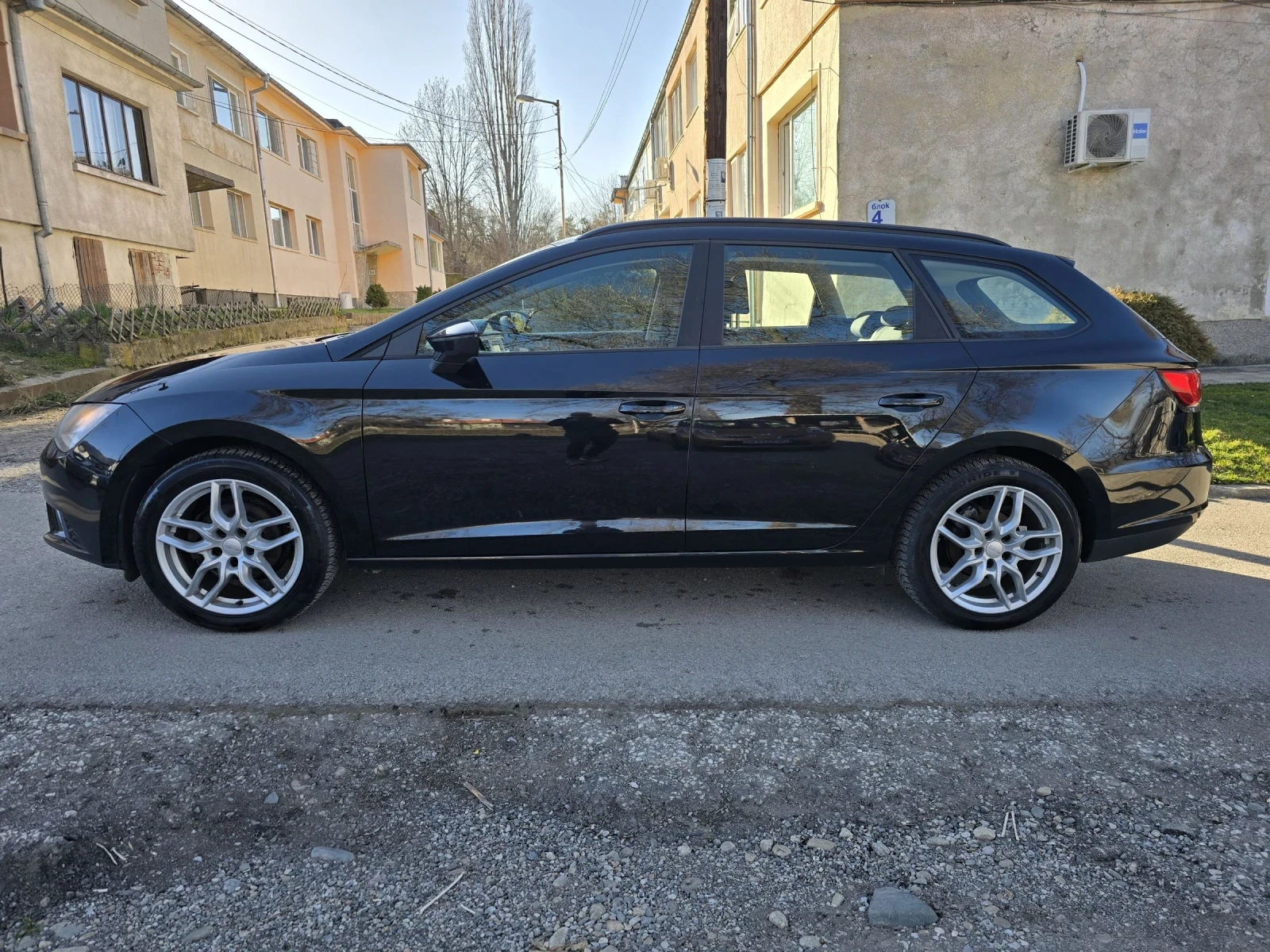 Seat Leon От Германия.4цилиндъра.Климатроник, снимка 3 - Автомобили и джипове - 53828708