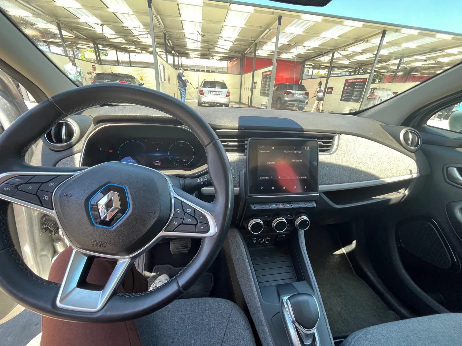 Renault Zoe, снимка 7 - Автомобили и джипове - 54126158