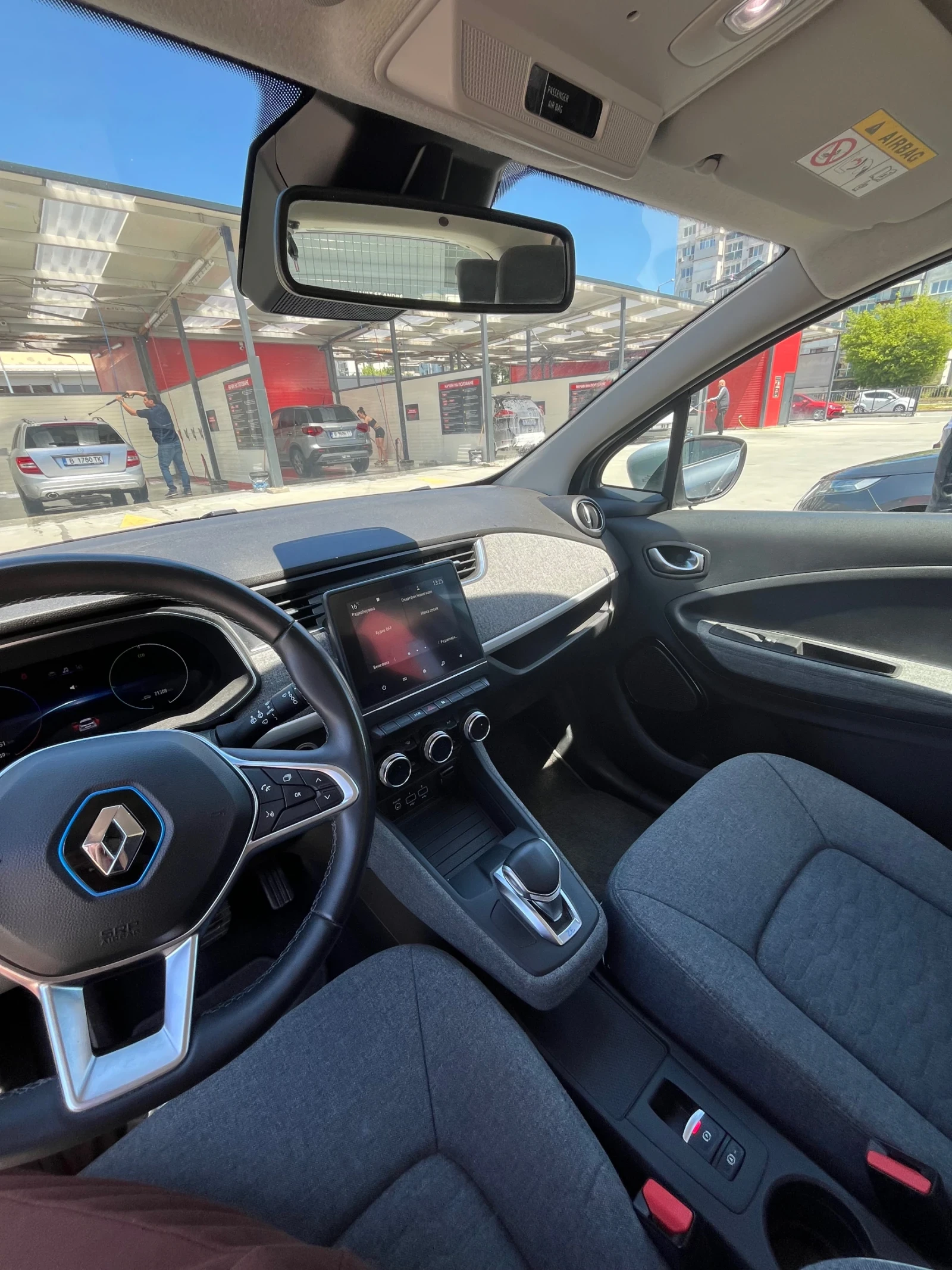 Renault Zoe, снимка 9 - Автомобили и джипове - 54126158