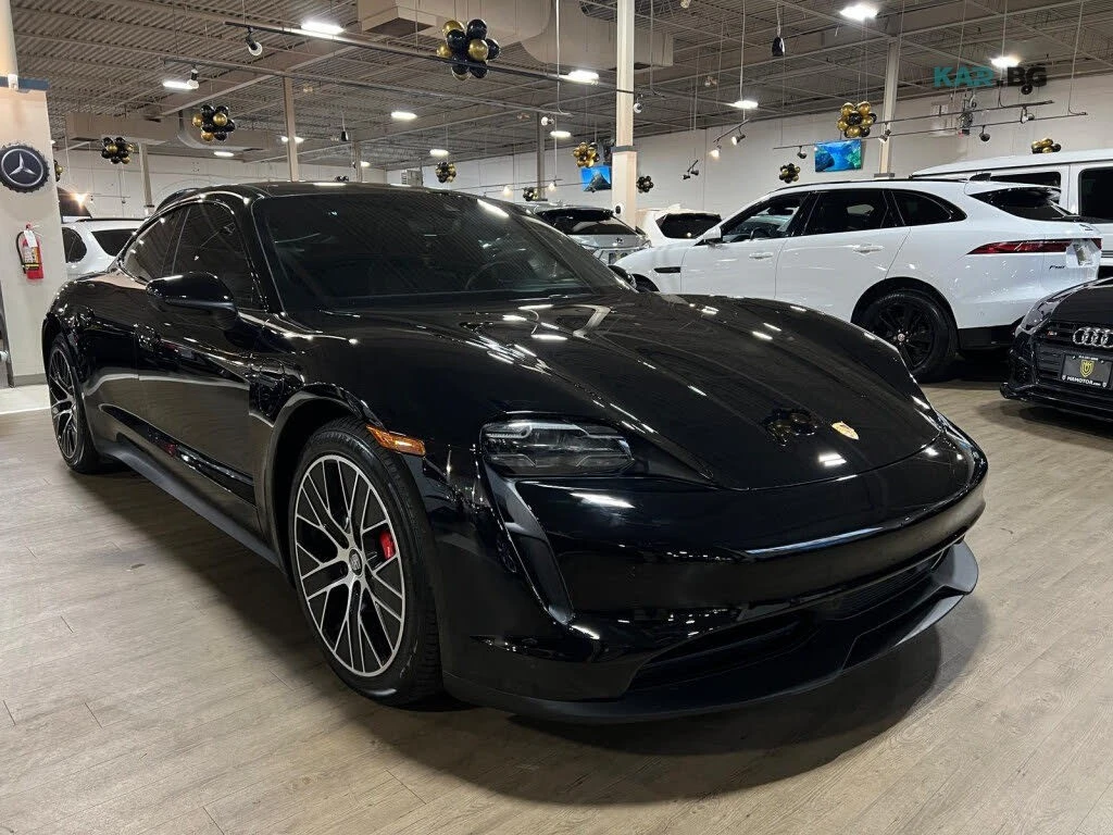 Porsche Taycan * 4S * PANO * AWD * Автокредит (Цена до България), снимка 3 - Автомобили и джипове - 55133473
