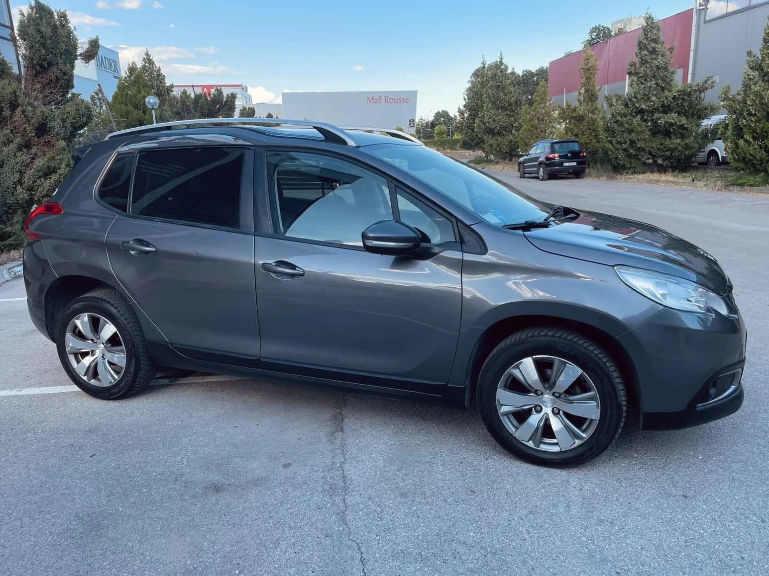 Peugeot 2008 1.6 e-HDi микро-хибрид, снимка 4 - Автомобили и джипове - 55248027