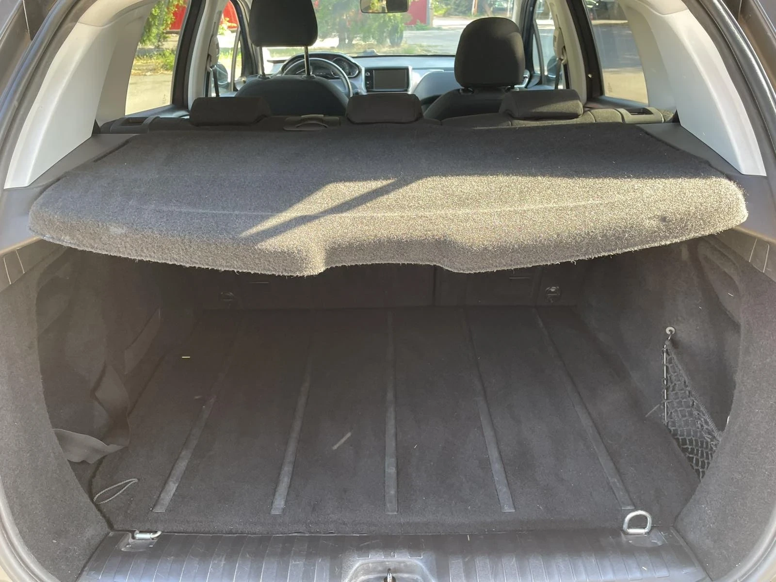 Peugeot 2008 1.6 e-HDi микро-хибрид, снимка 15 - Автомобили и джипове - 55248027