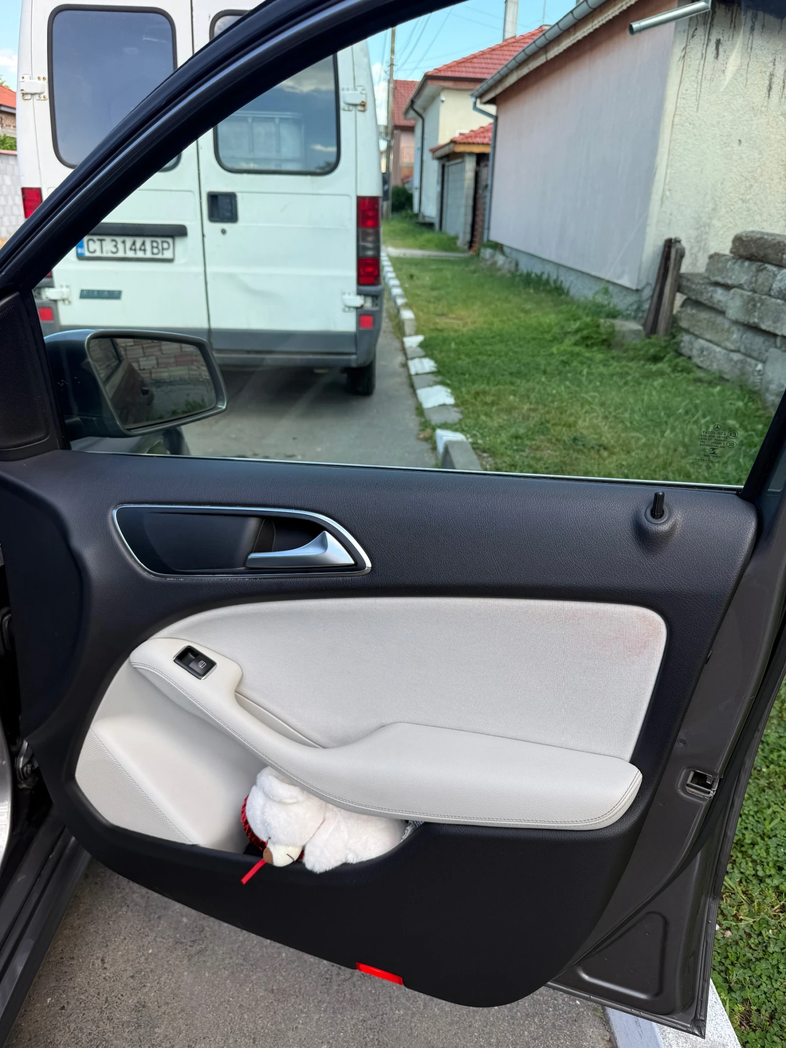 Mercedes-Benz B 200 d, снимка 9 - Автомобили и джипове - 55599544