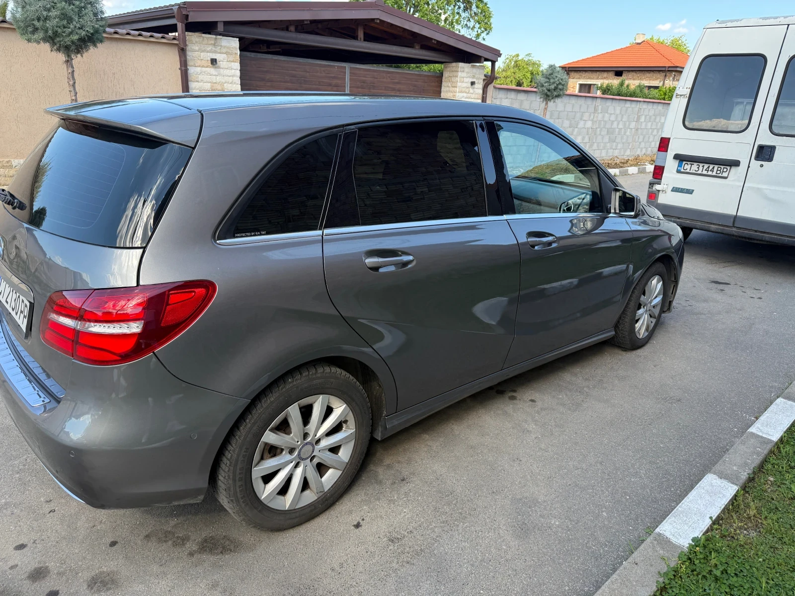 Mercedes-Benz B 200 d, снимка 3 - Автомобили и джипове - 55599544