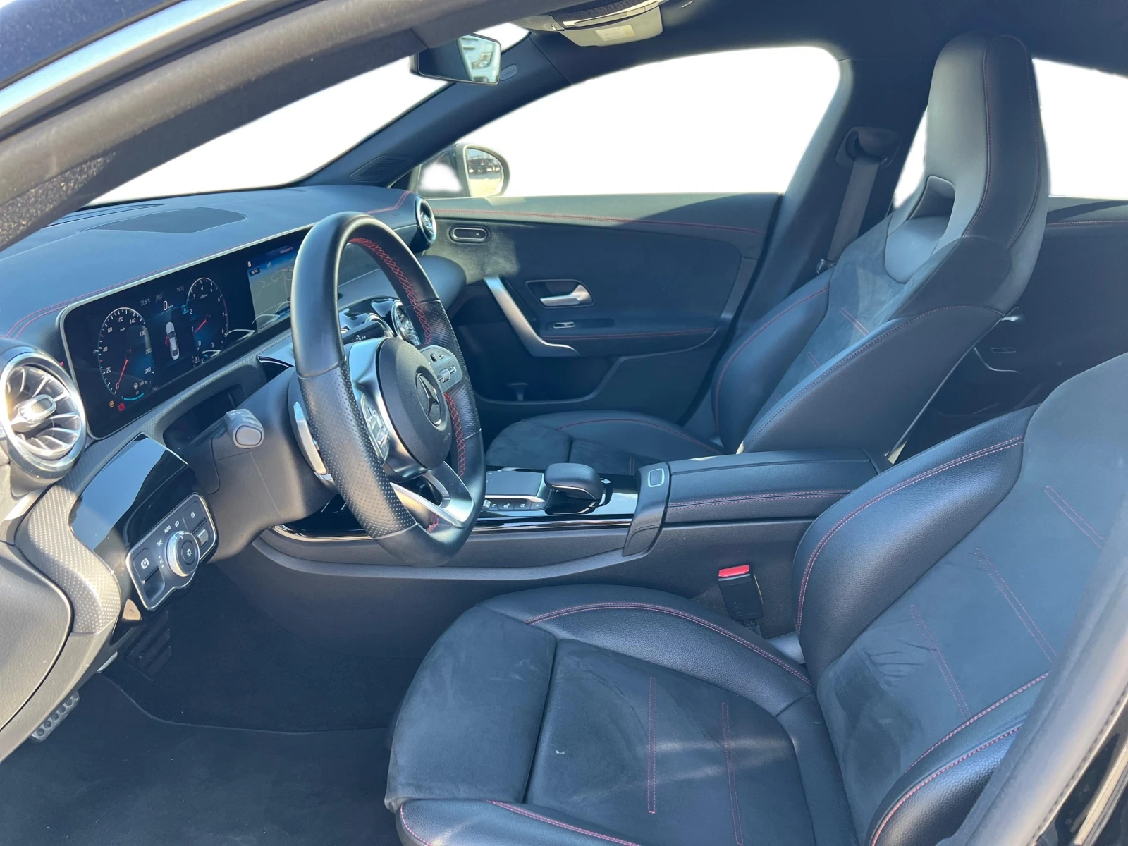 Mercedes-Benz CLA 200 Coupе, снимка 8 - Автомобили и джипове - 56303337