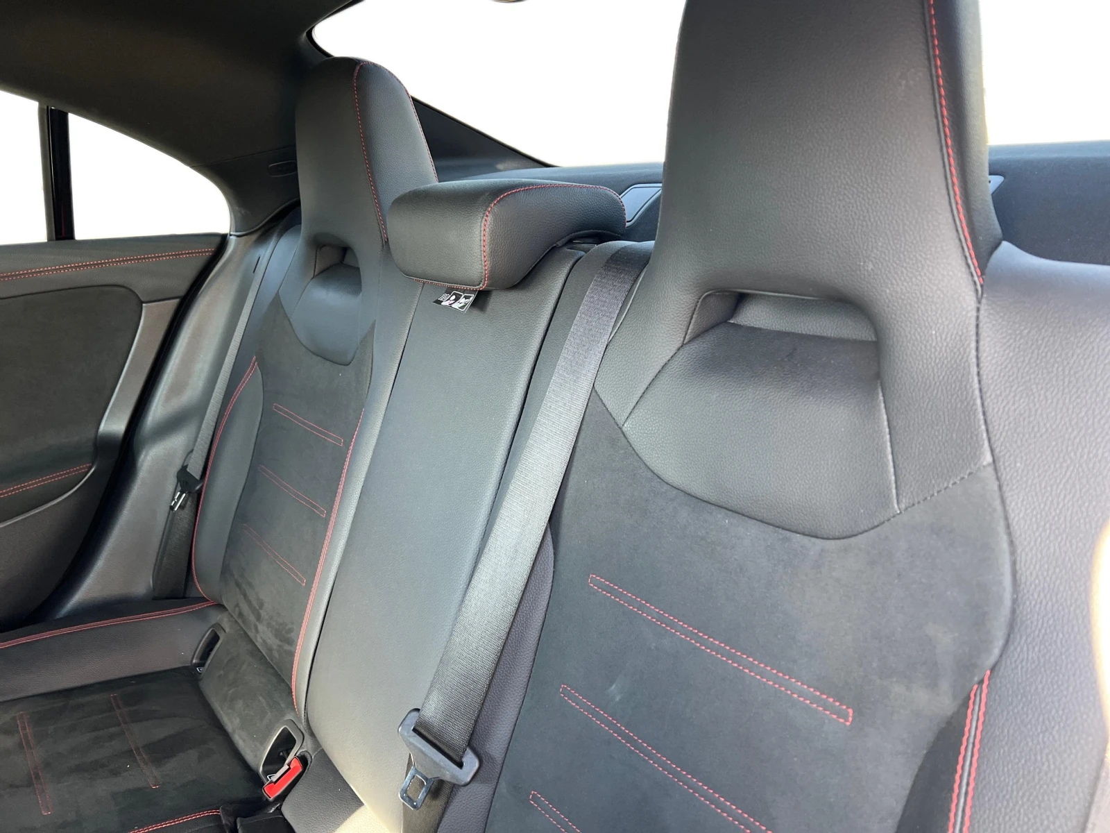 Mercedes-Benz CLA 200 Coupе, снимка 12 - Автомобили и джипове - 56303337