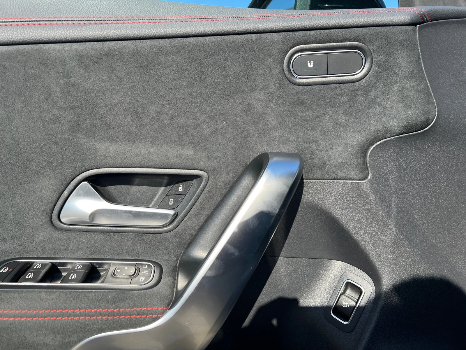 Mercedes-Benz CLA 200 Coupе, снимка 10 - Автомобили и джипове - 56303337