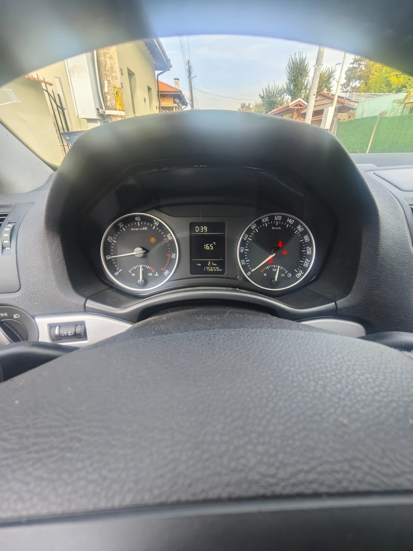 Skoda Octavia 1.4, снимка 3 - Автомобили и джипове - 56447355