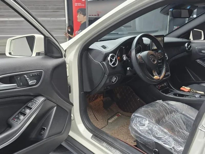 Mercedes-Benz GLA 250 4MATIC, снимка 11 - Автомобили и джипове - 55103295
