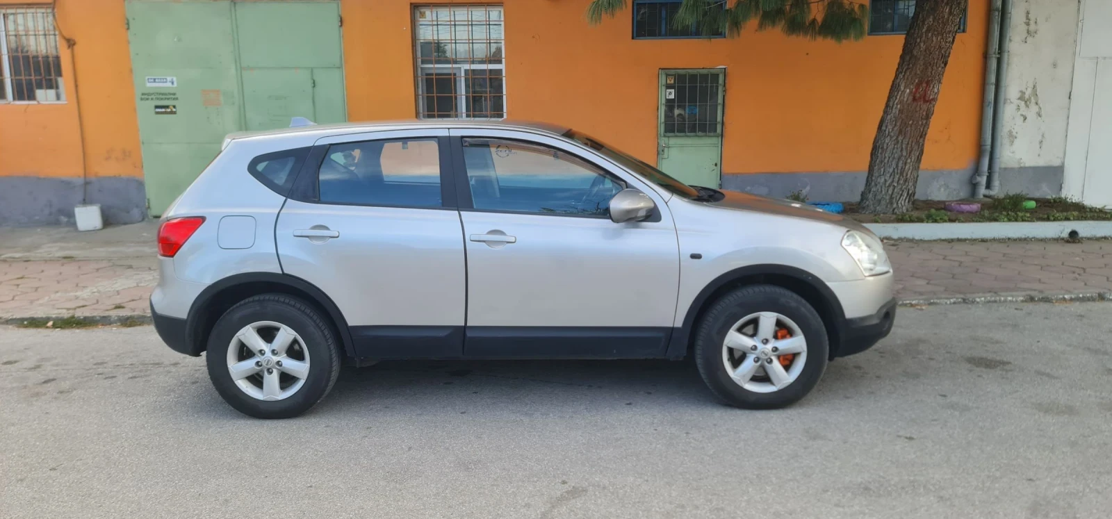 Nissan Qashqai 4х4/150к.с./2, 0/дизел топ/обслужен - изображение 2