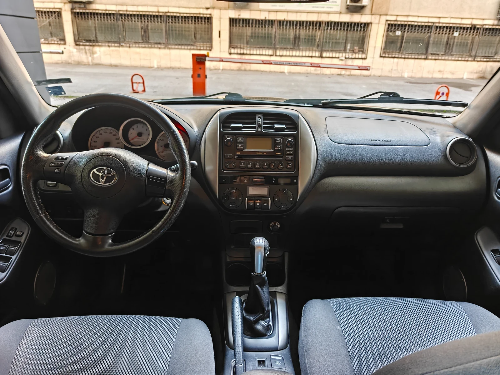 Toyota Rav4, снимка 8 - Автомобили и джипове - 53872500