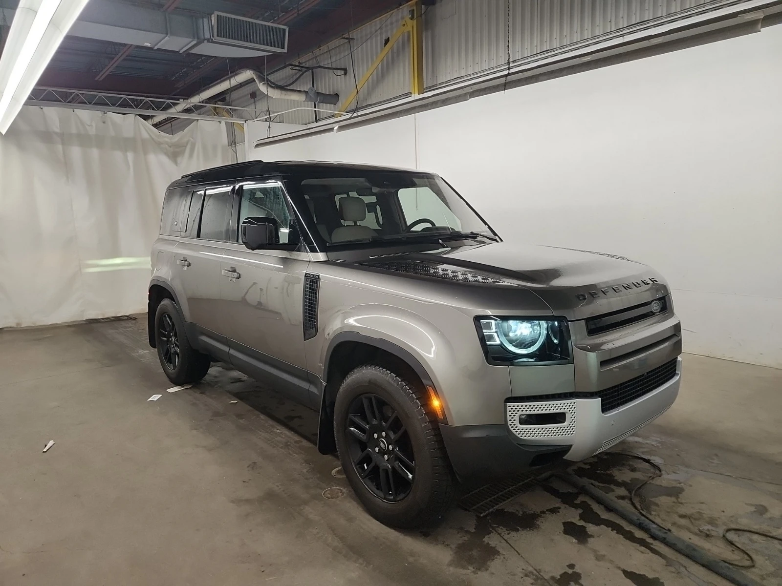 Land Rover Defender S * * ОБДУХВАНЕ * * CARFAX * * АВТО КРЕДИТ * * , снимка 3 - Автомобили и джипове - 54176405