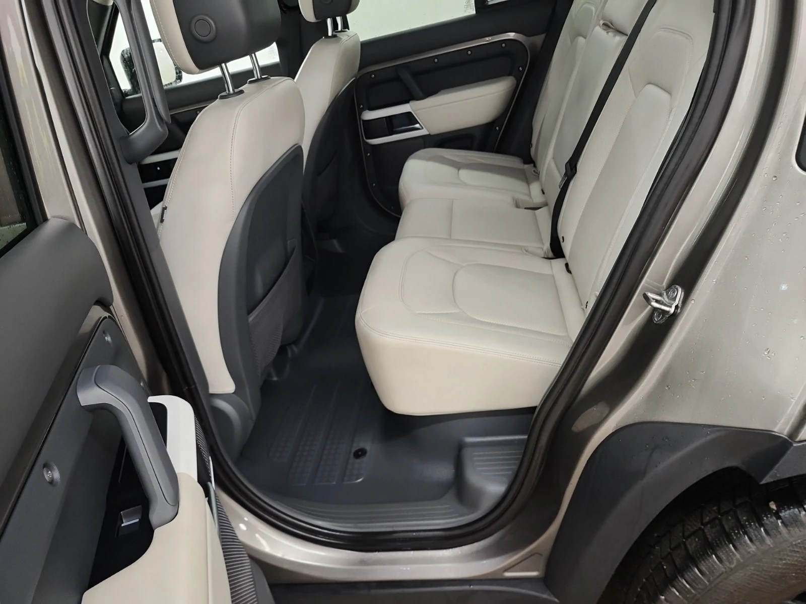 Land Rover Defender S * * ОБДУХВАНЕ * * CARFAX * * АВТО КРЕДИТ * * , снимка 11 - Автомобили и джипове - 54176405