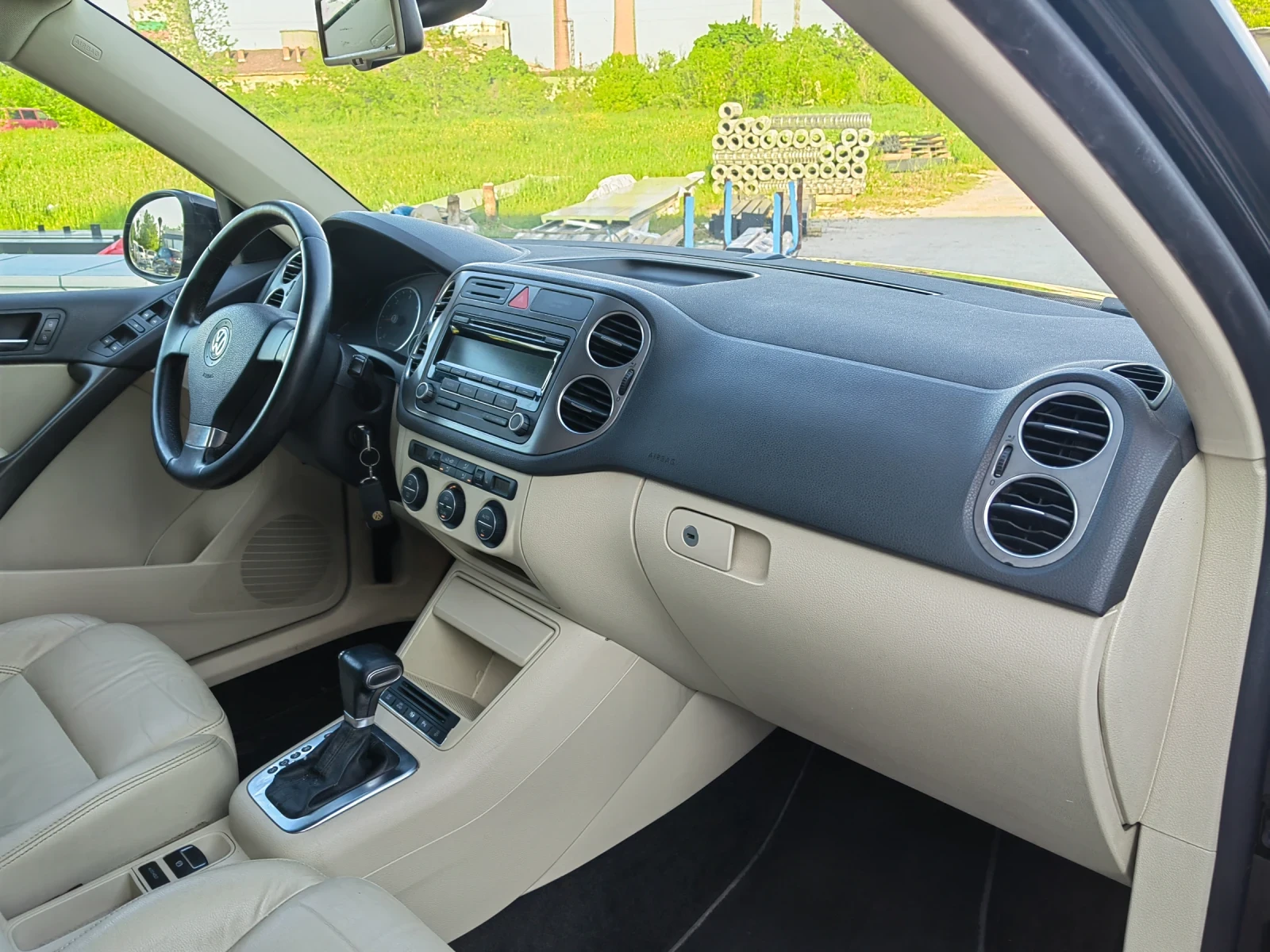 VW Tiguan 4х4 DSG, снимка 12 - Автомобили и джипове - 54437884