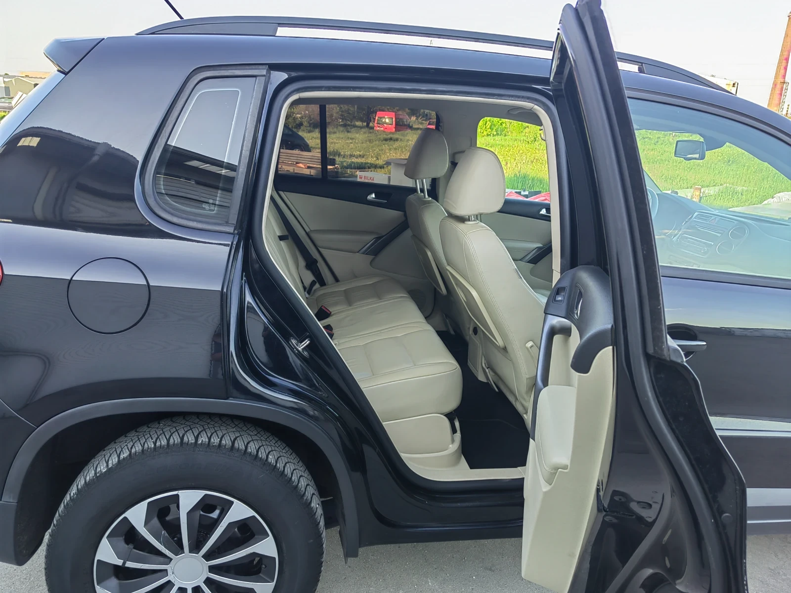 VW Tiguan 4х4 DSG, снимка 10 - Автомобили и джипове - 54437884