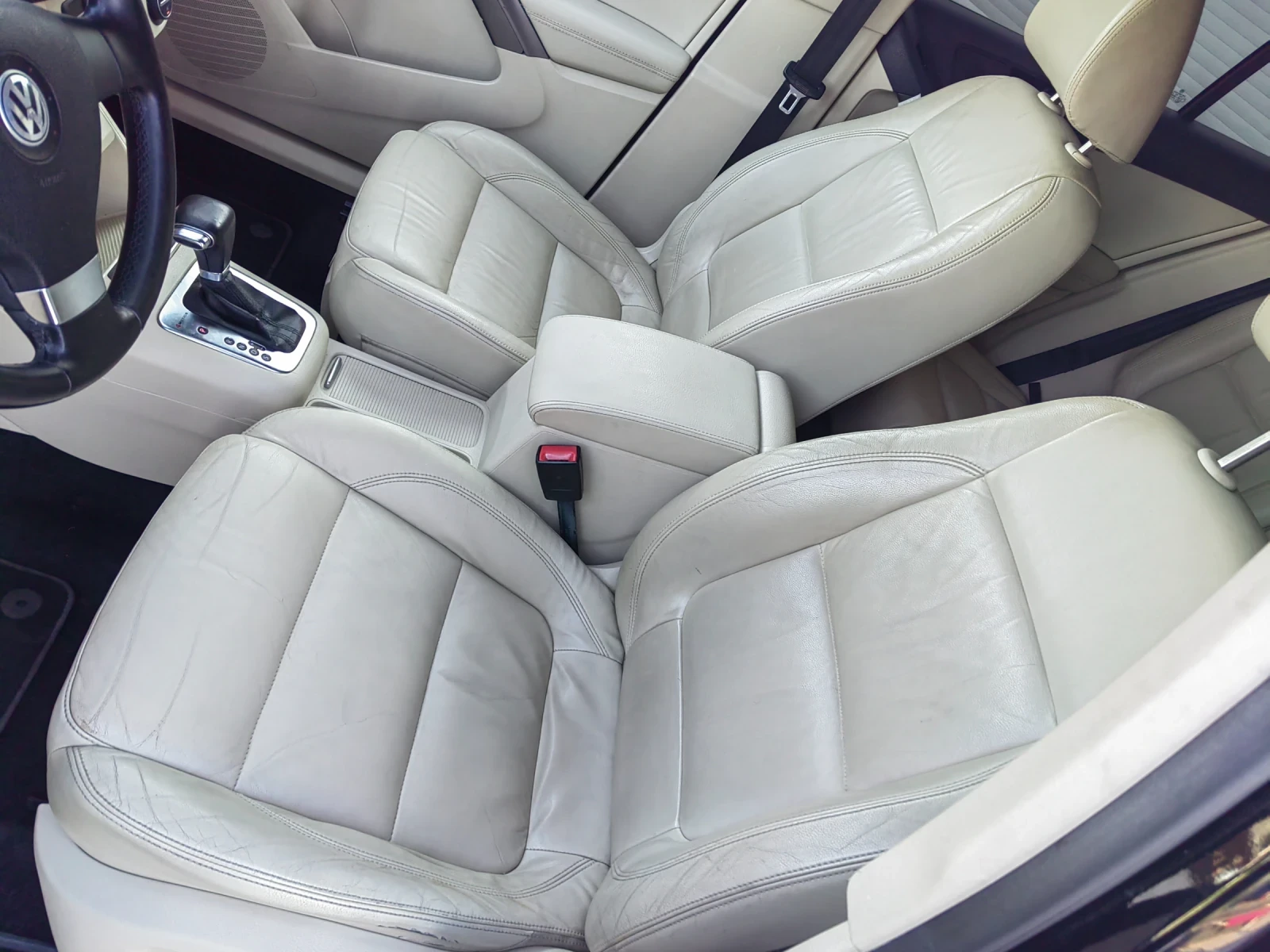 VW Tiguan 4х4 DSG, снимка 16 - Автомобили и джипове - 54437884