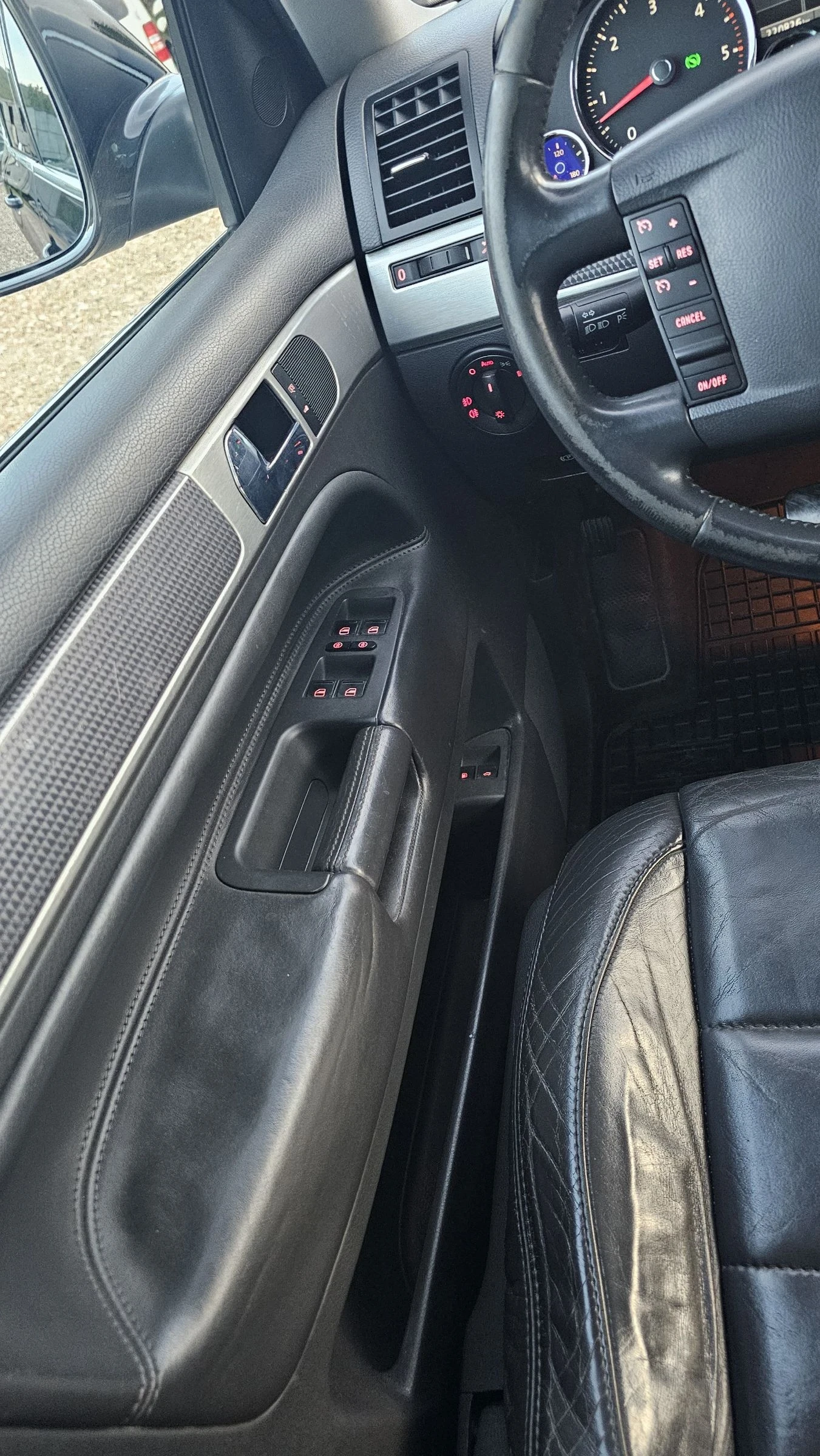VW Touareg R-LINE 3.OTDI 239KS BARTER, снимка 12 - Автомобили и джипове - 54756441