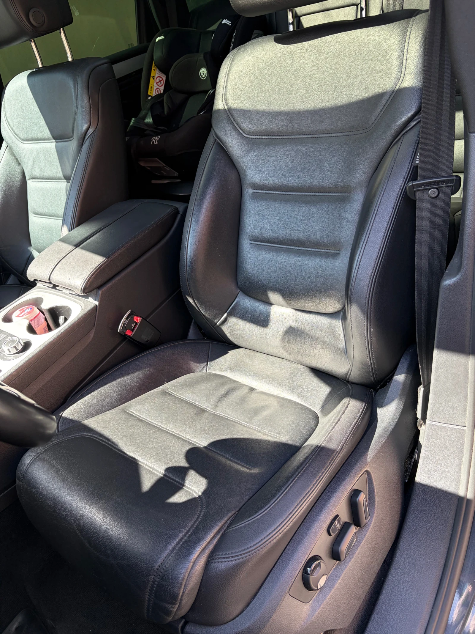 VW Touareg ТОП!!! 3.0 TDI  РЕАЛЕН ПРОБЕГ!!!, снимка 14 - Автомобили и джипове - 56081353
