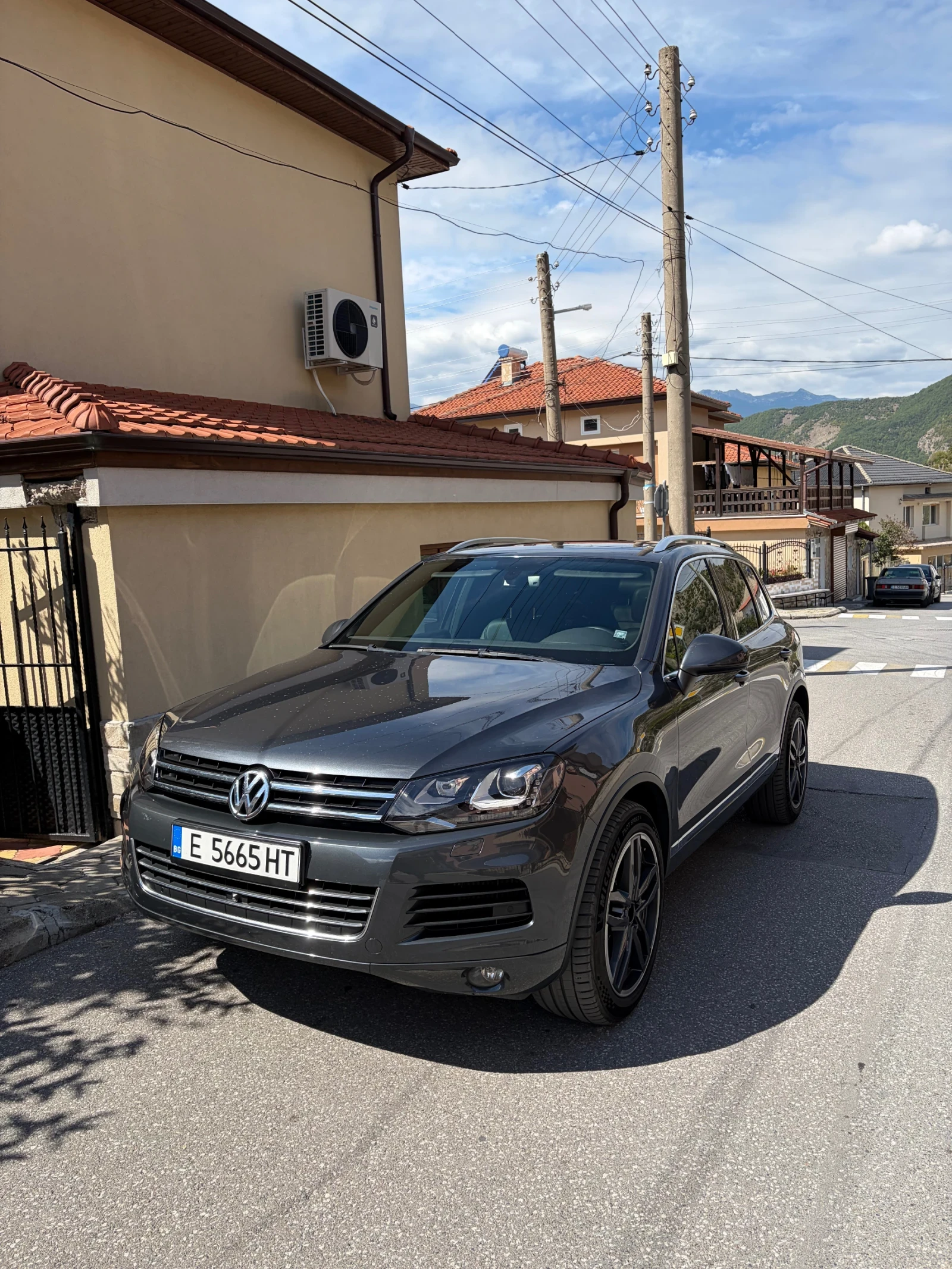 VW Touareg ТОП!!! 3.0 TDI  РЕАЛЕН ПРОБЕГ!!!, снимка 5 - Автомобили и джипове - 56081353