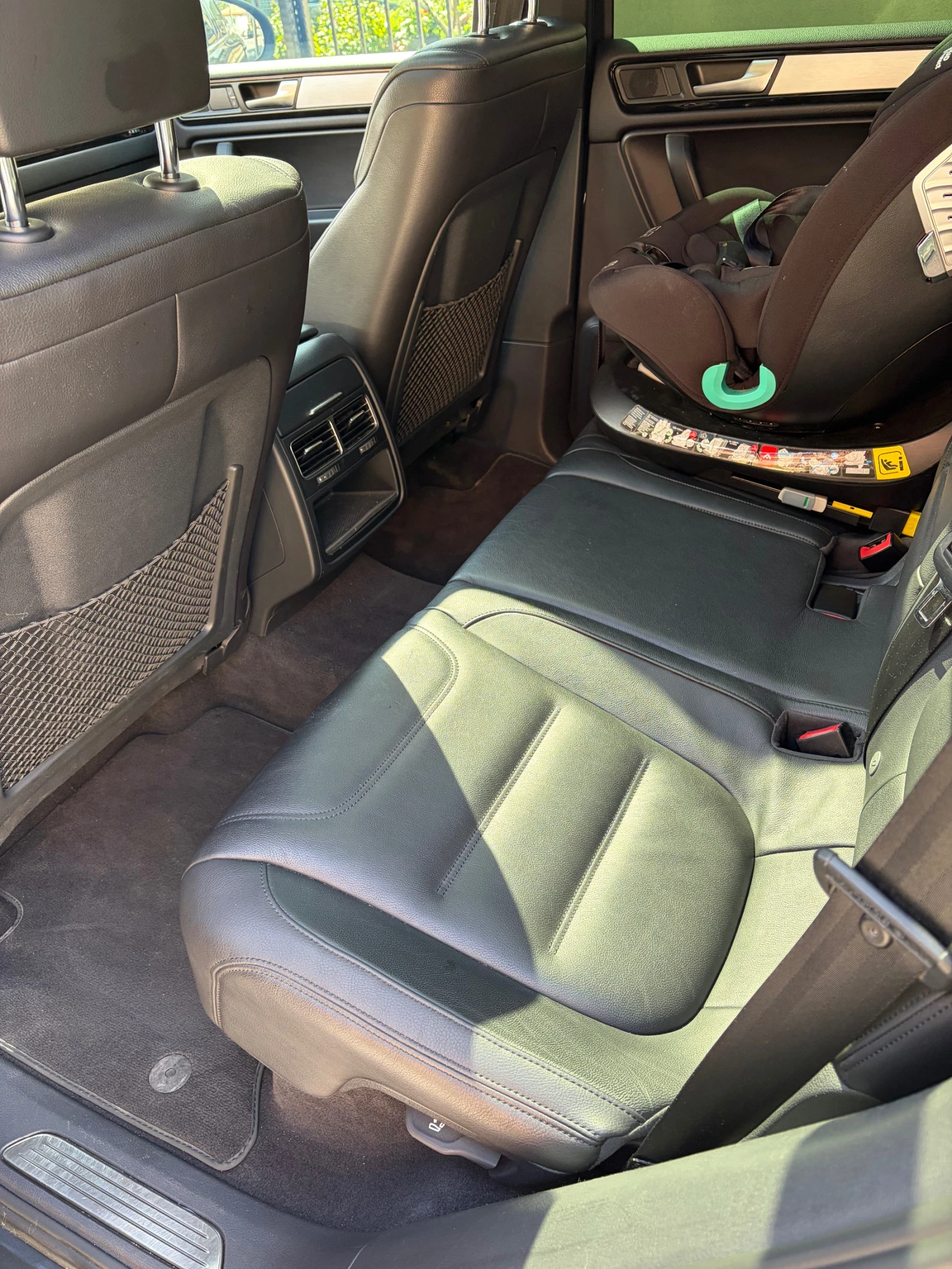 VW Touareg ТОП!!! 3.0 TDI  РЕАЛЕН ПРОБЕГ!!!, снимка 15 - Автомобили и джипове - 56081353