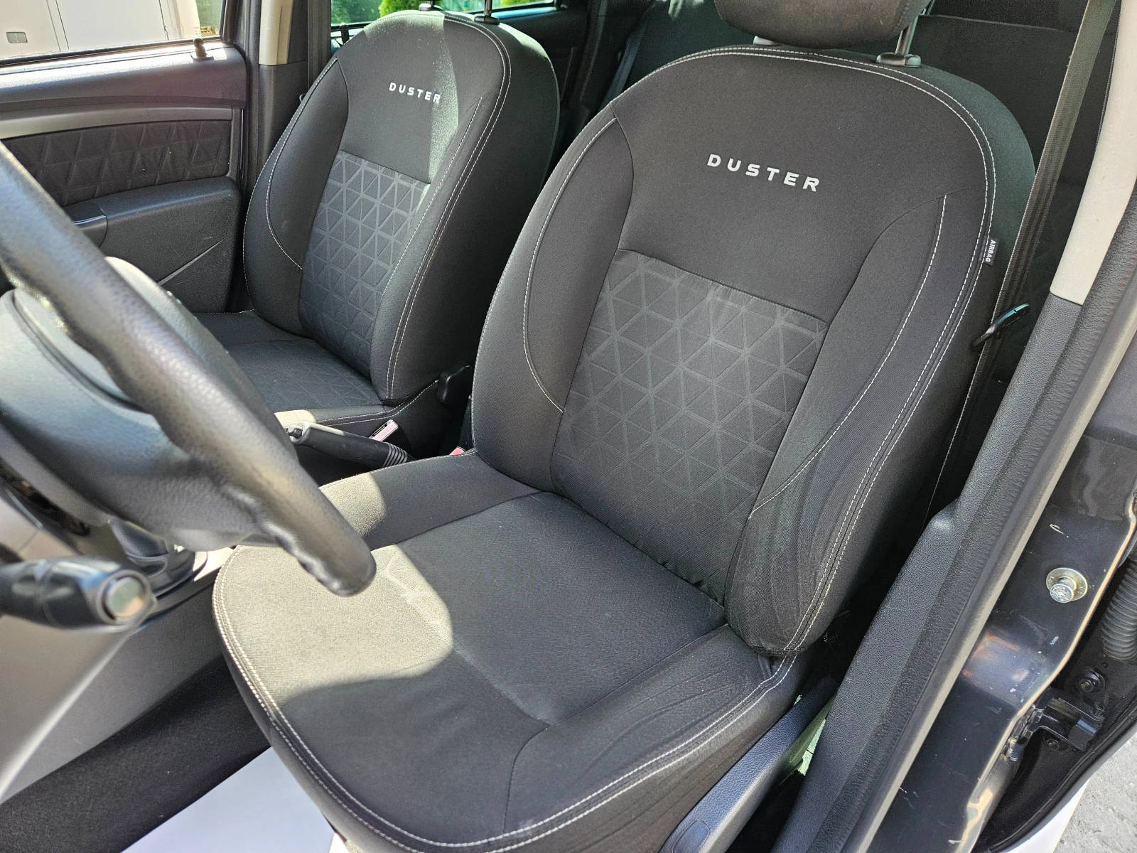 Dacia Duster 1.5 DCI  EVRO 5B !!!6 CK !!!, снимка 8 - Автомобили и джипове - 56529509