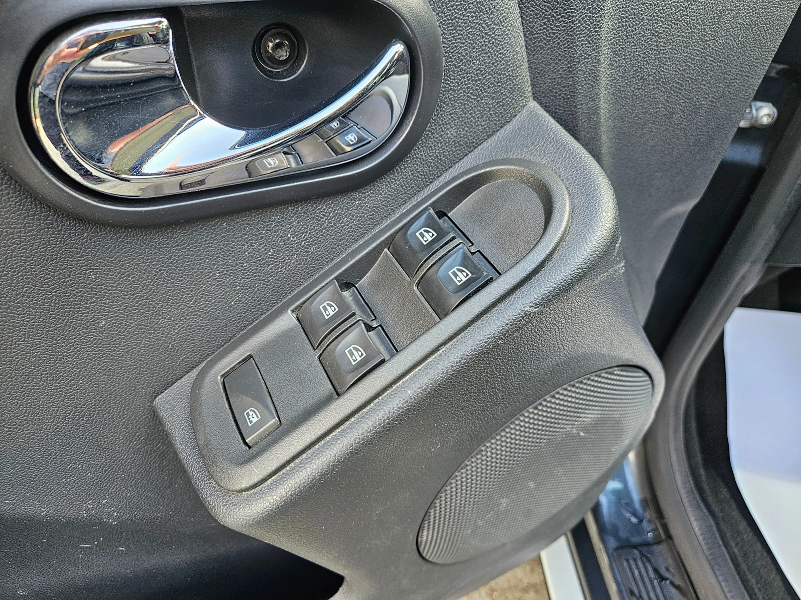 Dacia Duster 1.5 DCI  EVRO 5B !!!6 CK !!!, снимка 5 - Автомобили и джипове - 56529509