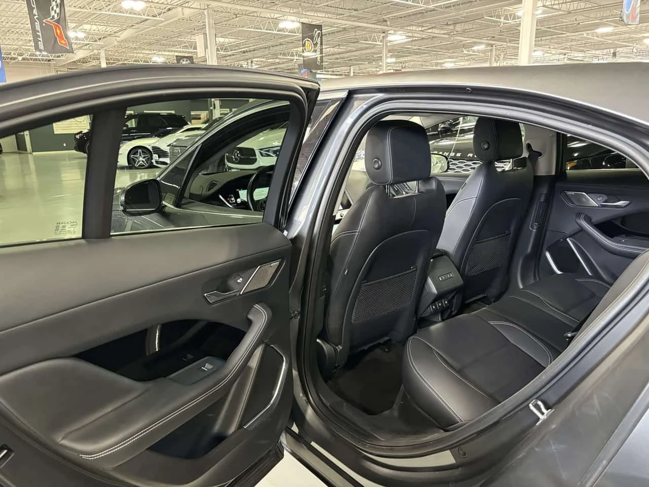 Jaguar I-Pace * HSE AWD| NAV| PANO| MERIDIANSURROUND| LED| LEATH | Mobile.bg � ����������� 9