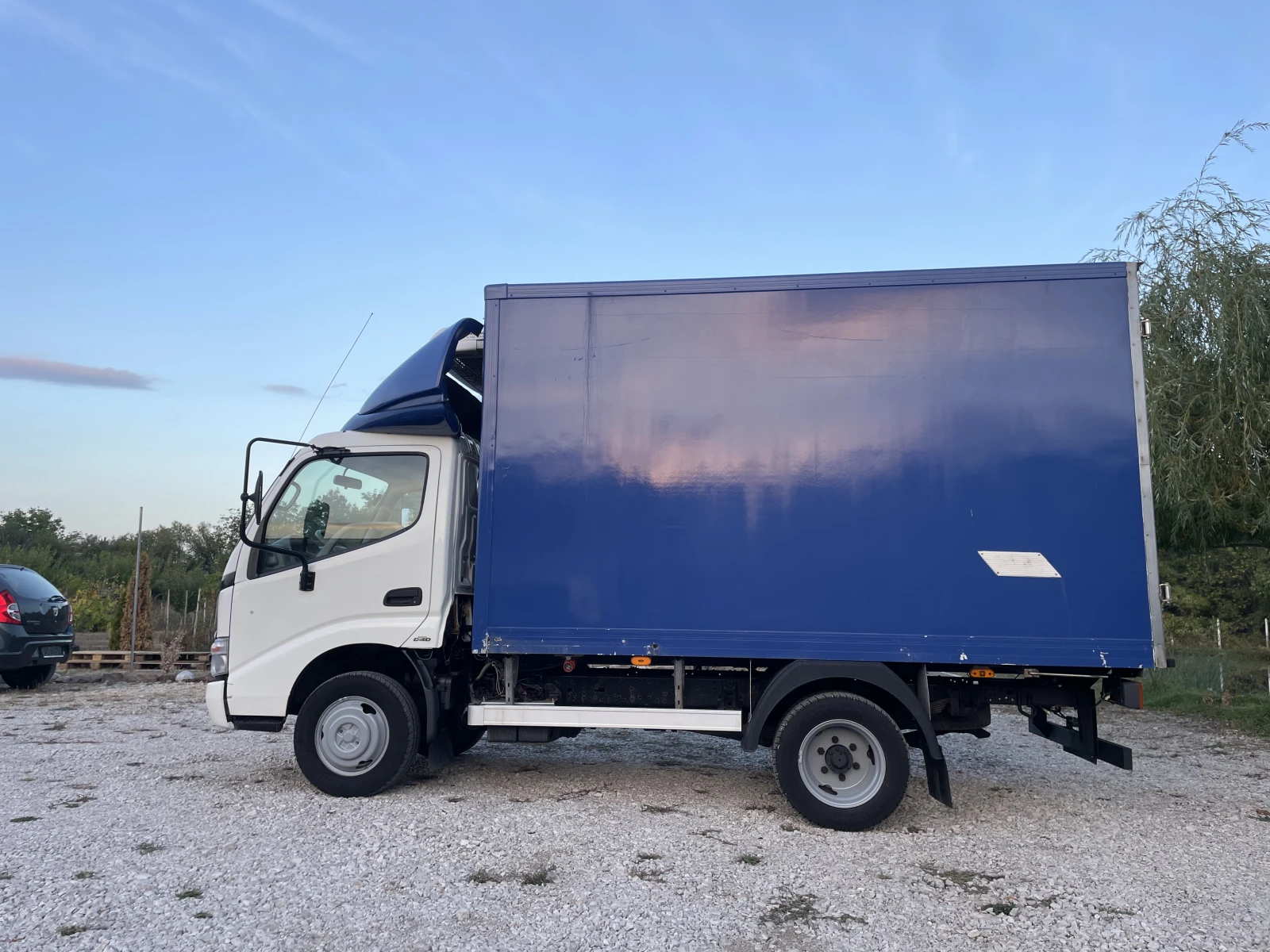 Toyota DYNA ХЛАДИЛЕН, снимка 4 - Бусове и автобуси - 56747632