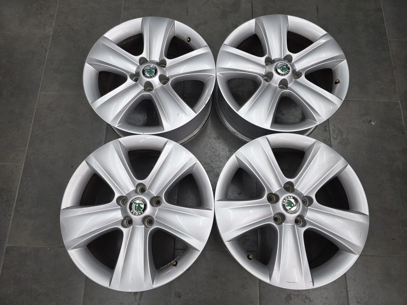 Джанти за Skoda, снимка 3 - Гуми и джанти - 56718923