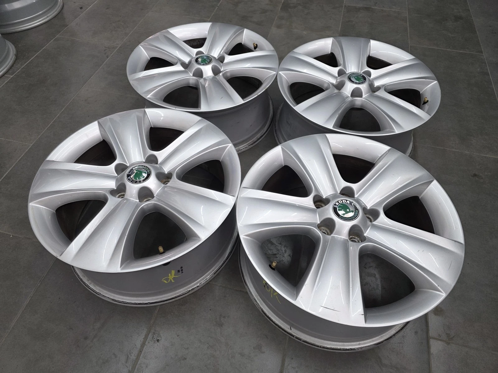 Джанти за Skoda, снимка 4 - Гуми и джанти - 56718923