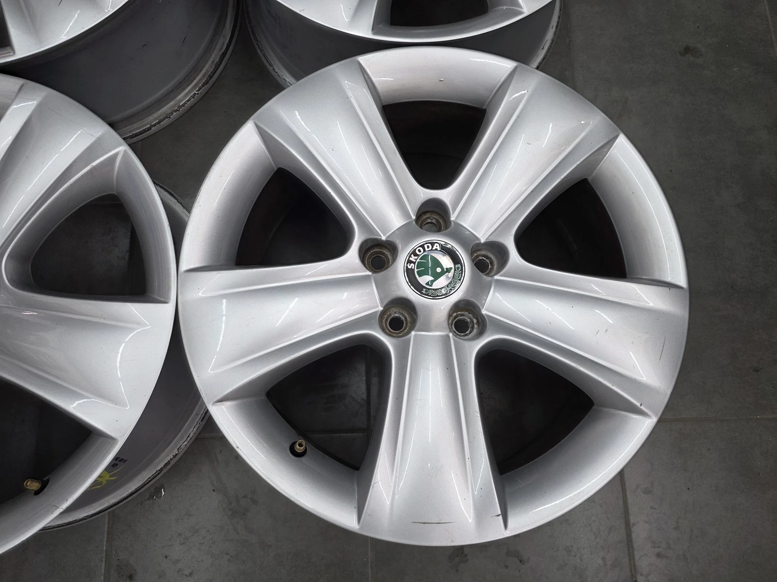 Джанти за Skoda, снимка 8 - Гуми и джанти - 56718923