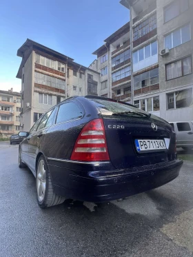 Mercedes-Benz 220 Комби , снимка 9